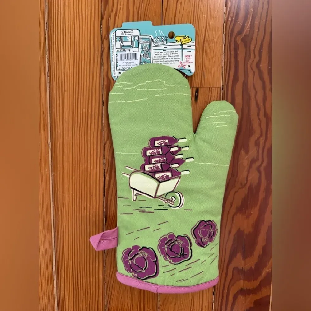 NWT Oven Mitt